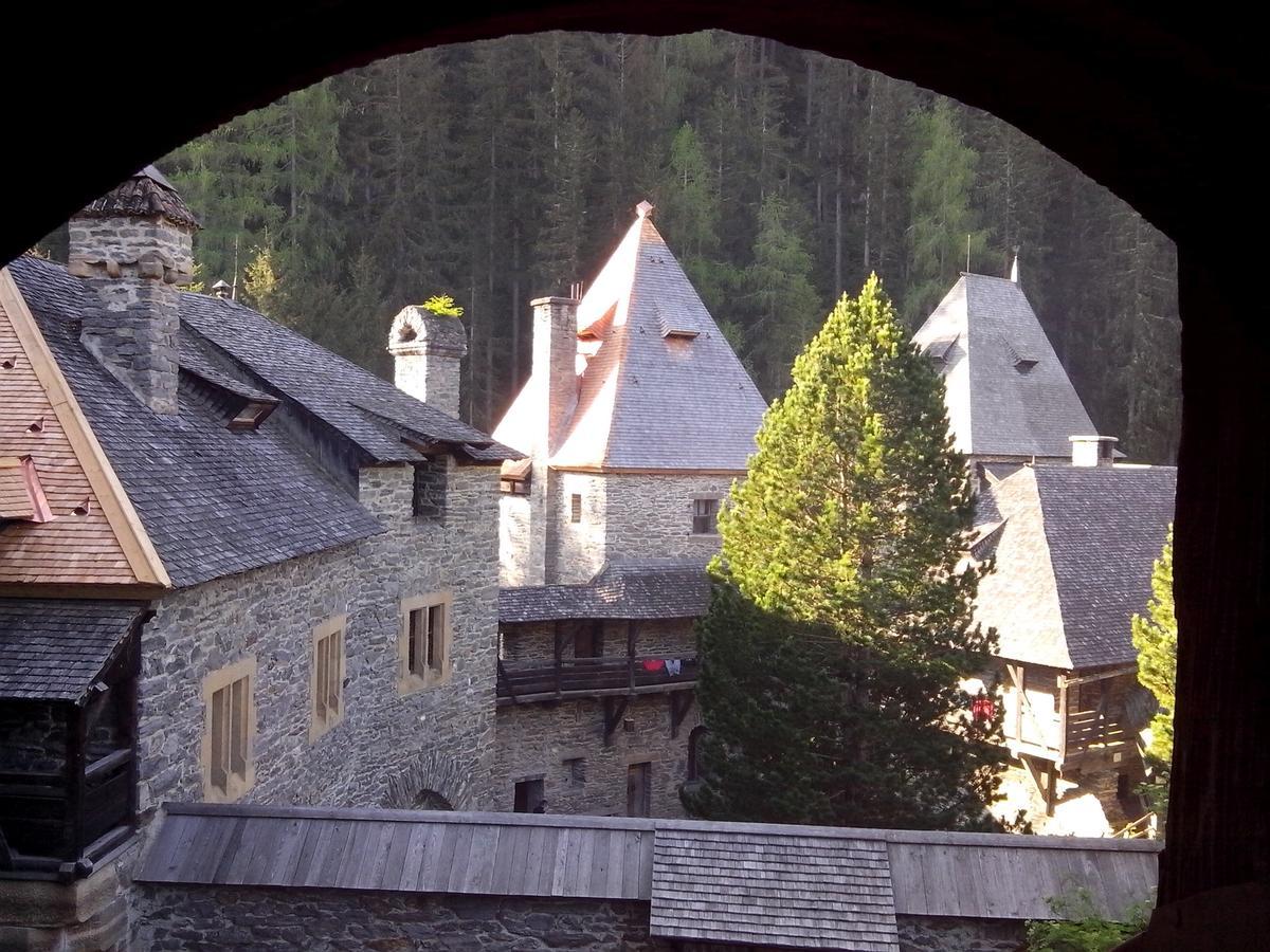 Burg Finstergrun Hostel Ramingstein Exterior foto